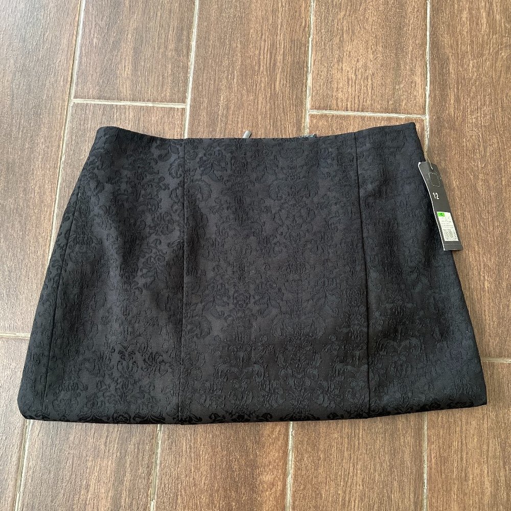 MOSSIMO BLACK SKIRT